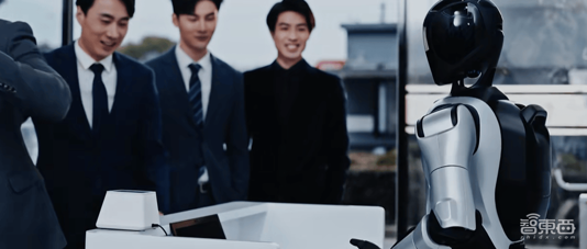 智元机器人发布通用基座大模型GO-1，新人形机器人即将亮相！(图1)